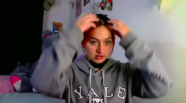 Snapshot of lucycherry__ chatting on March 7, 4:02 am lucycherry online show from March 7, 4:02 am