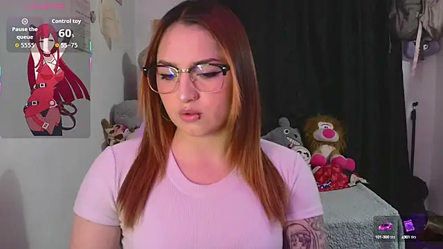 Snapshot of lucycherry__ chatting on September 19, 2:48 am lucycherry online show from September 19, 2:48 am