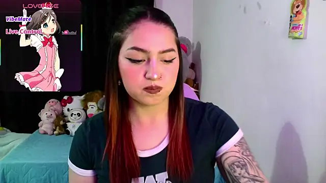 lucycherry   online show from February 13, 4:56 am