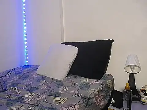 Snapshot of GerardSmitt chatting on October 11, 4:02 am GerardSmitt online show from October 11, 4:02 am