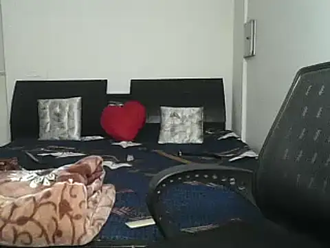 Snapshot of BIG_HEARTED chatting on March 1, 8:32 pm BIG HEARTED online show from March 1, 8:32 pm
