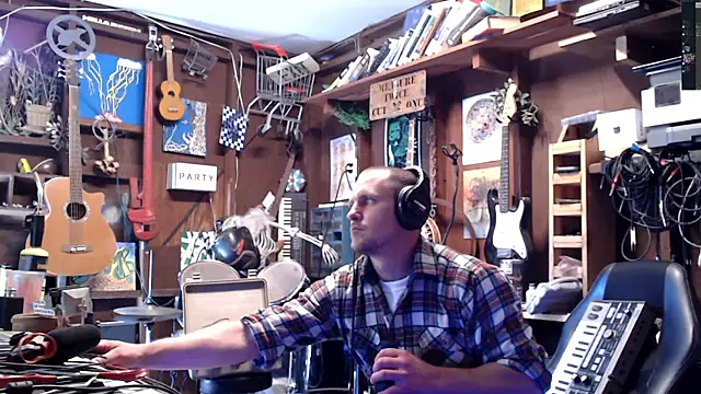 Snapshot of itsjameswebbscope chatting on November 1, 6:46 pm itsjameswebbscope online show from November 1, 6:46 pm