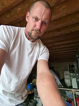 Snapshot of itsjameswebbscope chatting on October 26, 3:56 pm itsjameswebbscope online show from October 26, 3:56 pm