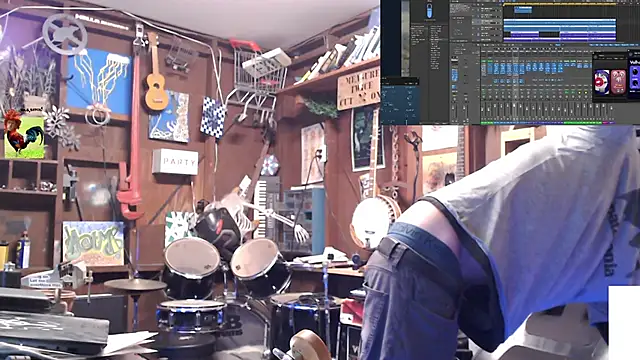 Snapshot of itsjameswebbscope chatting on November 6, 11:42 pm itsjameswebbscope online show from November 6, 11:42 pm