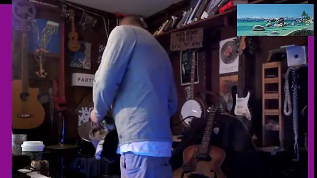 Snapshot of itsjameswebbscope chatting on October 25, 11:53 am itsjameswebbscope online show from October 25, 11:53 am