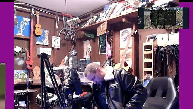 Snapshot of itsjameswebbscope chatting on December 2, 7:21 am itsjameswebbscope online show from December 2, 7:21 am