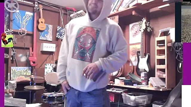 Snapshot of itsjameswebbscope chatting on November 9, 2:21 pm itsjameswebbscope online show from November 9, 2:21 pm