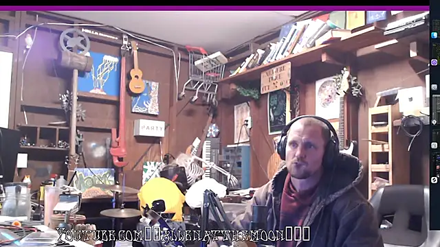 Snapshot of itsjameswebbscope chatting on November 18, 8:28 am itsjameswebbscope online show from November 18, 8:28 am