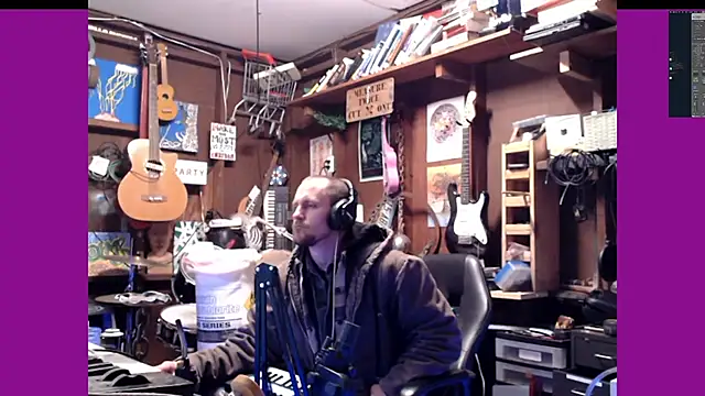 Snapshot of itsjameswebbscope chatting on November 28, 7:30 am itsjameswebbscope online show from November 28, 7:30 am