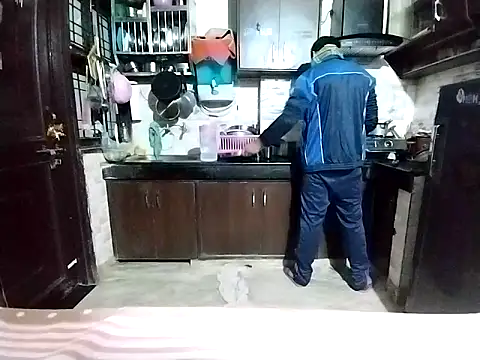 Snapshot of bigvorn6 chatting on November 18, 2:27 am bigvorn6 online show from November 18, 2:27 am