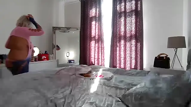 TanyaTaylor45 online show from March 3, 11:50 am