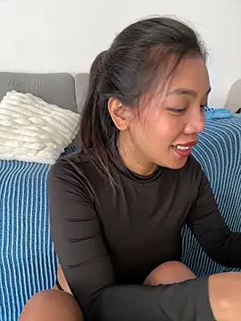 Snapshot of NaughtyMe chatting on December 27, 11:17 am NaughtyMe online show from December 27, 11:17 am