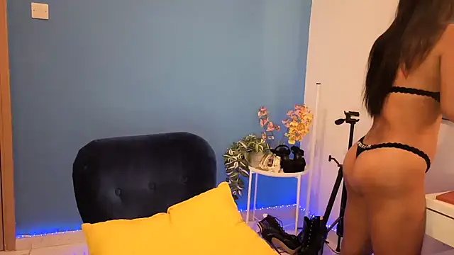 Snapshot of NaughtyMe chatting on October 29, 11:14 pm NaughtyMe online show from October 29, 11:14 pm