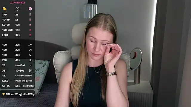 IsabelAllen online show from July 23, 11:18 am