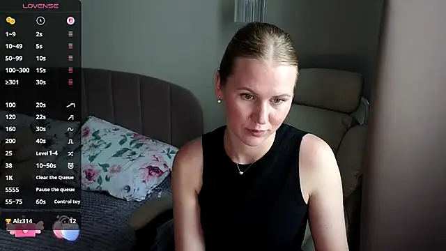IsabelAllen online show from July 13, 3:44 pm