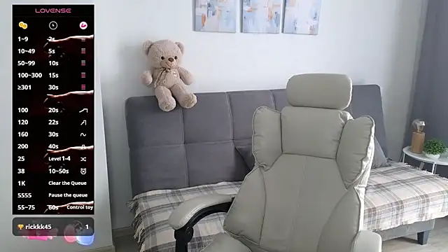 IsabelAllen online show from February 26, 8:25 am