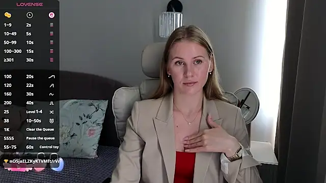 IsabelAllen online show from July 22, 9:44 am