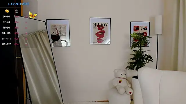 VanessaSmuth online show from October 21, 2:00 am