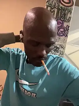 Snapshot of BringBackLostLover chatting on October 4, 2:35 am BringBackLostLover online show from October 4, 2:35 am