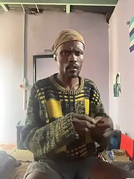 Snapshot of BringBackLostLover chatting on December 18, 2:21 pm BringBackLostLover online show from December 18, 2:21 pm