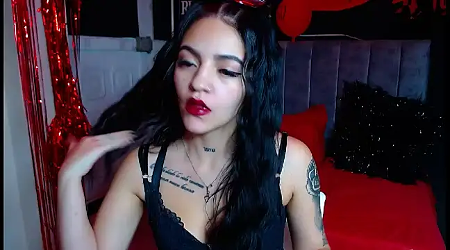 Snapshot of Violettasquirt chatting on March 19, 9:37 pm Violettasquirt online show from March 19, 9:37 pm