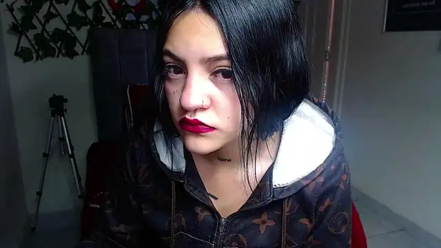 Violettasquirt online show from May 30, 1:06 pm