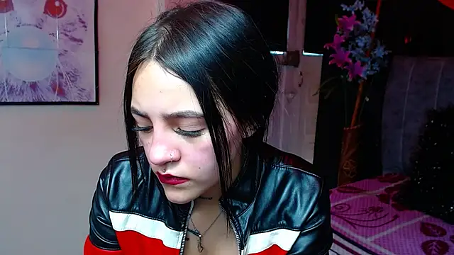 Violettasquirt online show from November 8, 2:20 pm