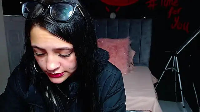 Violettasquirt online show from March 5, 1:51 pm