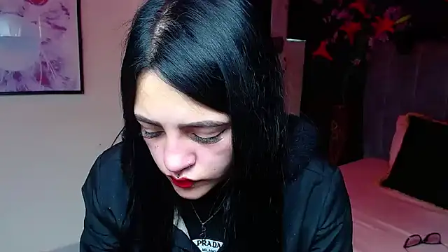 Violettasquirt online show from December 5, 1:32 pm