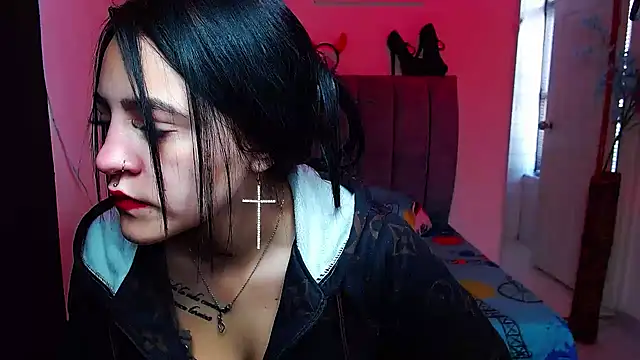 Snapshot of Violettasquirt chatting on October 9, 1:11 pm Violettasquirt online show from October 9, 1:11 pm