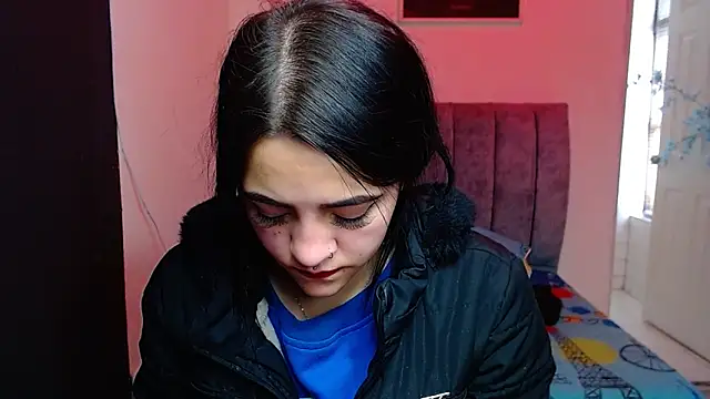 Snapshot of Violettasquirt chatting on October 14, 2:07 pm Violettasquirt online show from October 14, 2:07 pm