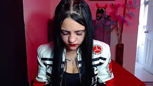 Snapshot of Violettasquirt chatting on September 13, 1:33 pm Violettasquirt online show from September 13, 1:33 pm
