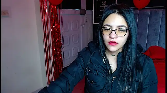 Snapshot of Violettasquirt chatting on February 25, 9:26 pm Violettasquirt online show from February 25, 9:26 pm