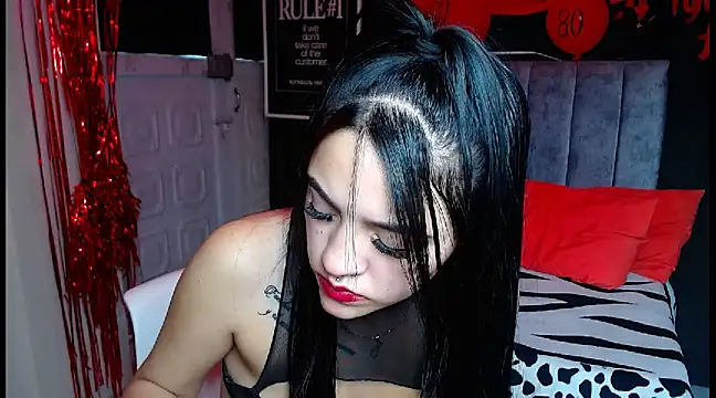 Snapshot of Violettasquirt chatting on March 11, 6:41 pm Violettasquirt online show from March 11, 6:41 pm