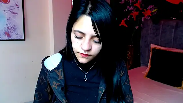 Violettasquirt online show from December 1, 1:56 pm