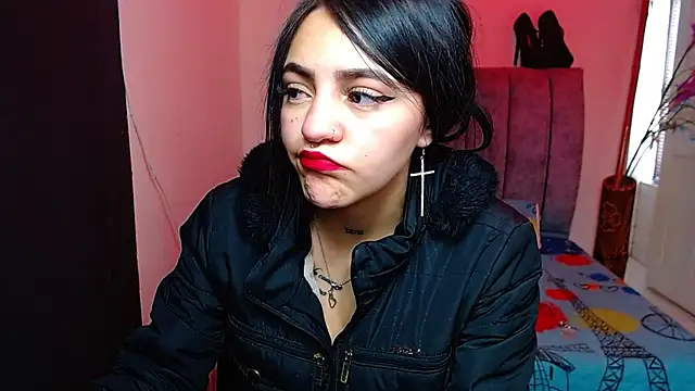 Snapshot of Violettasquirt chatting on October 15, 1:41 pm Violettasquirt online show from October 15, 1:41 pm