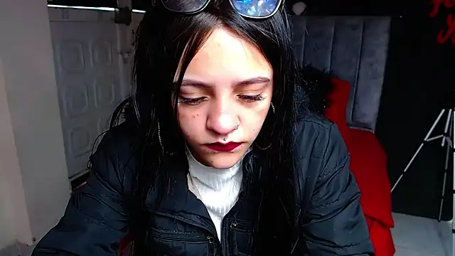 Violettasquirt online show from March 20, 1:34 pm