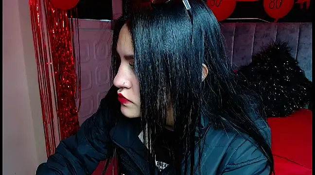 Snapshot of Violettasquirt chatting on February 25, 2:37 pm Violettasquirt online show from February 25, 2:37 pm