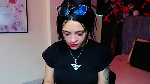 Violettasquirt online show from November 27, 3:23 pm