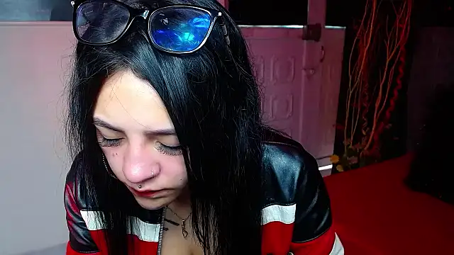 Violettasquirt online show from January 9, 1:18 pm