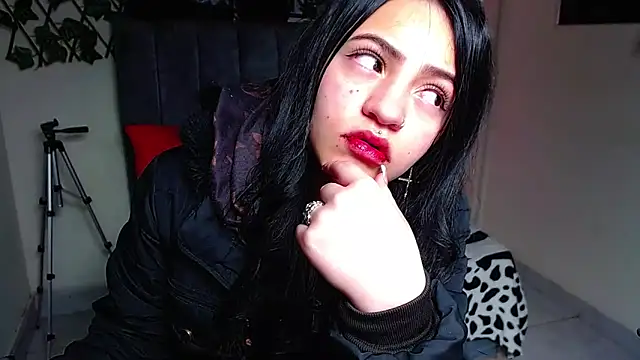 Snapshot of Violettasquirt chatting on June 22, 1:30 pm Violettasquirt online show from June 22, 1:30 pm