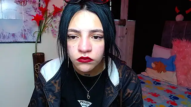 Violettasquirt online show from November 19, 1:22 pm