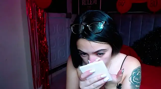 Snapshot of Violettasquirt chatting on February 27, 9:25 pm Violettasquirt online show from February 27, 9:25 pm