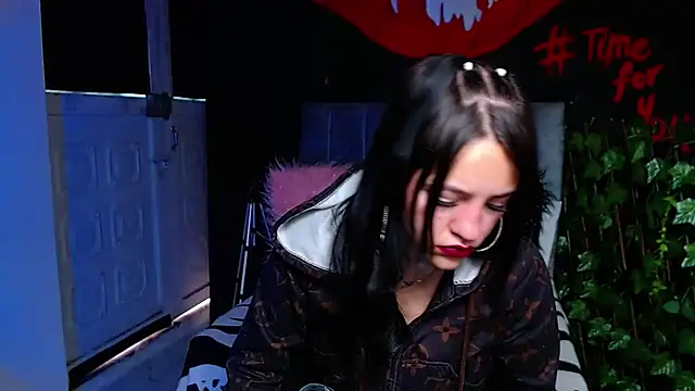 Violettasquirt online show from April 13, 1:26 pm