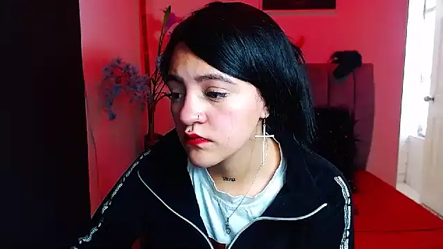 Snapshot of Violettasquirt chatting on September 22, 4:35 pm Violettasquirt online show from September 22, 4:35 pm