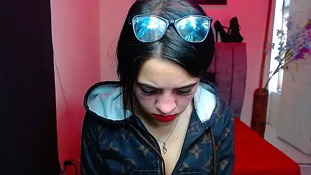 Violettasquirt online show from October 21, 1:32 pm