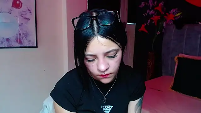 Violettasquirt online show from December 4, 3:22 pm