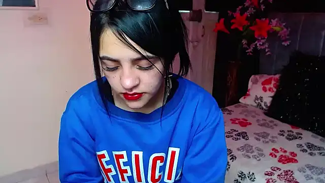 Violettasquirt online show from December 19, 2:41 pm