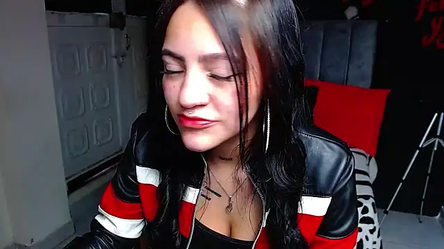 Violettasquirt online show from March 28, 1:34 pm