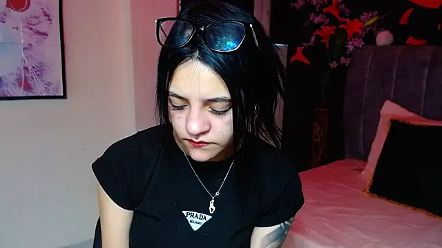 Violettasquirt online show from November 26, 2:28 pm